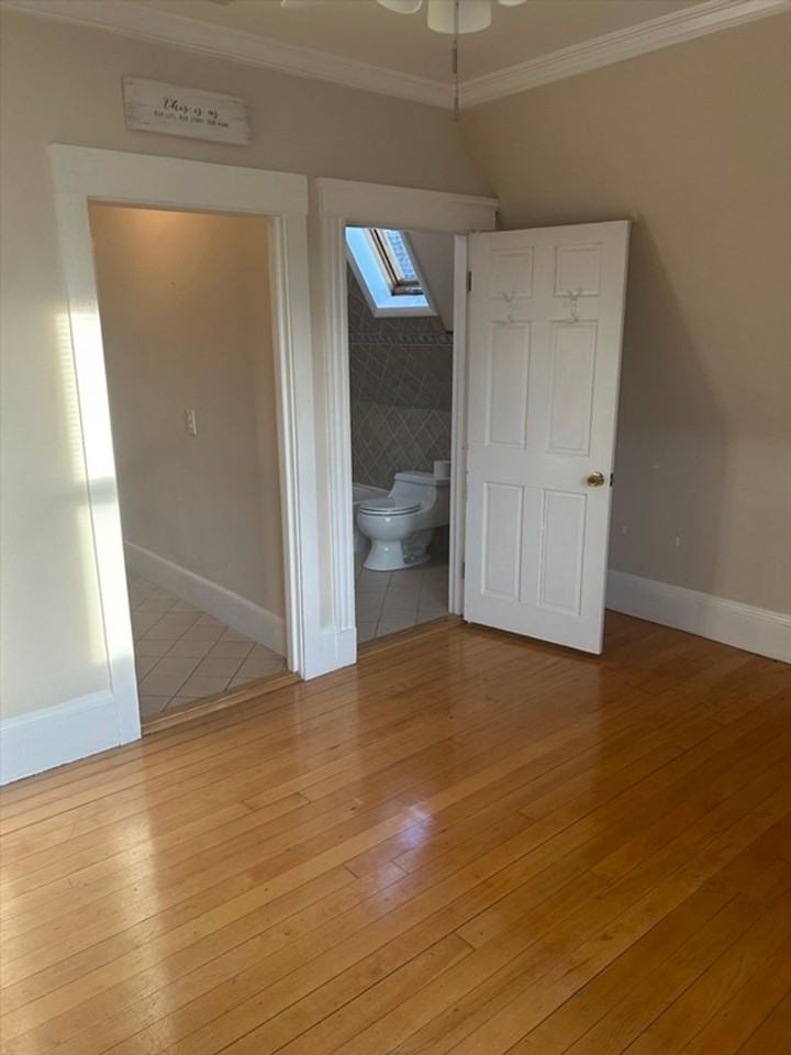 160 Washington St - Photo 2 of 10