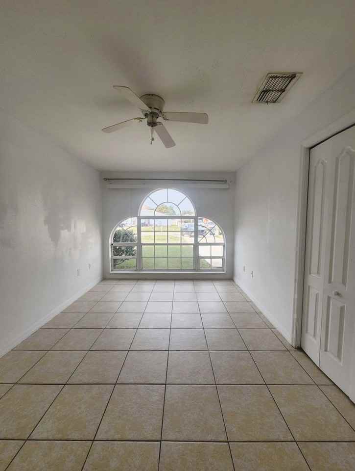 732 Bobcat Ct - Photo 7 of 13