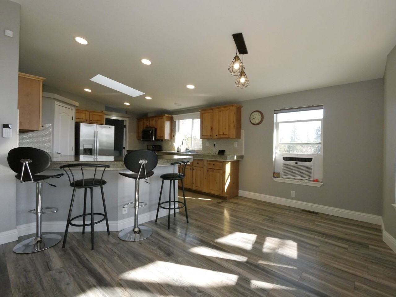 916 Simpson Rd - Photo 4 of 19