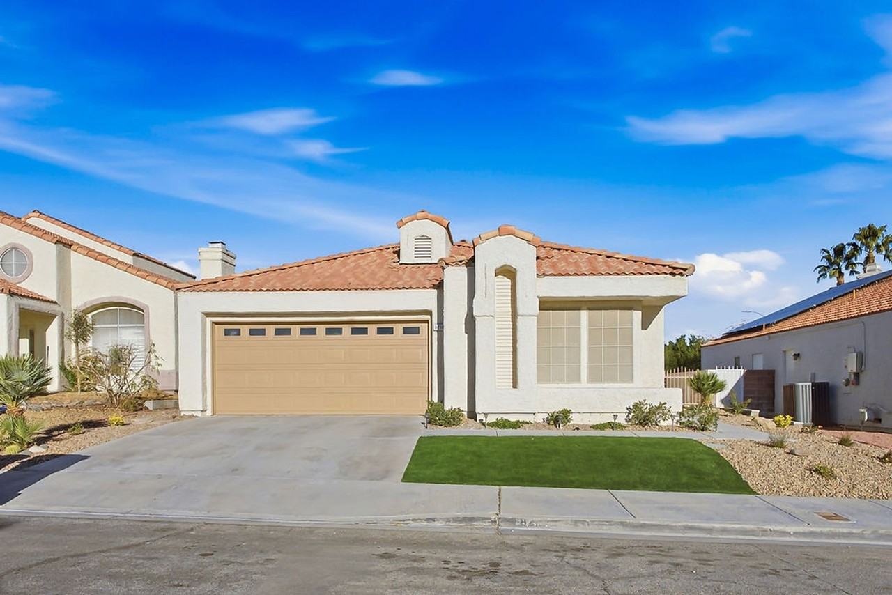 8216 Dolphin Bay Ct - Photo 2 of 44