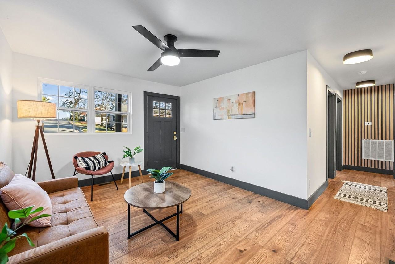 610 Ford St - Photo 5 of 27