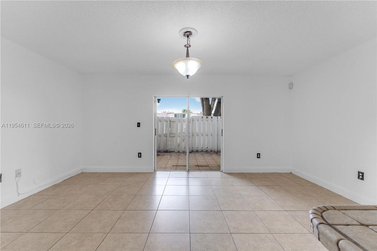 6350 Sw 139th Ave - Photo 3 of 19