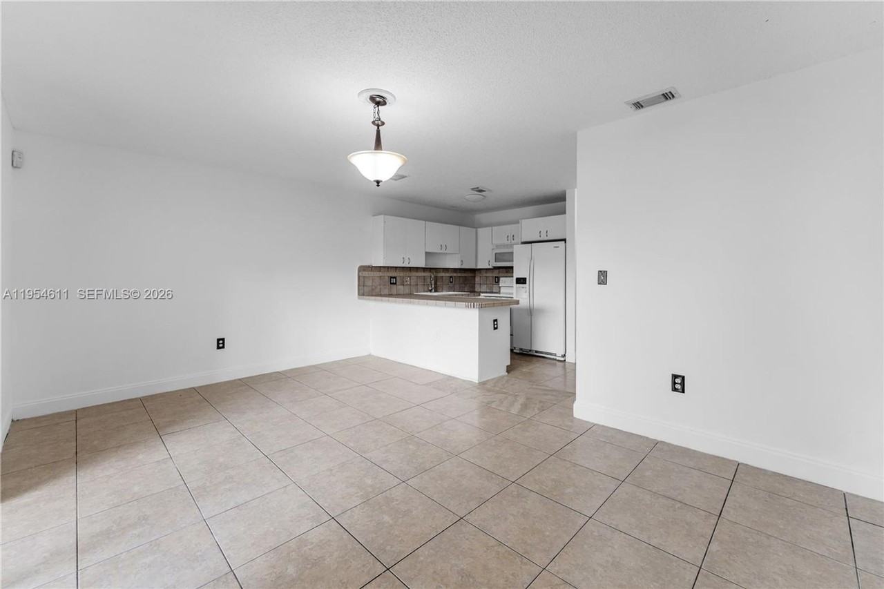 6350 Sw 139th Ave - Photo 4 of 19