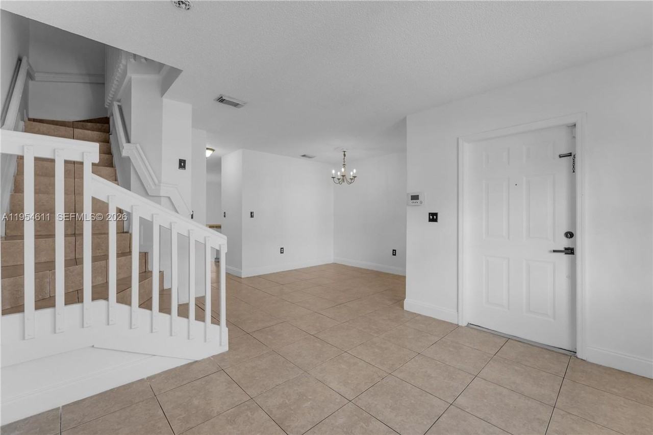 6350 Sw 139th Ave - Photo 5 of 19