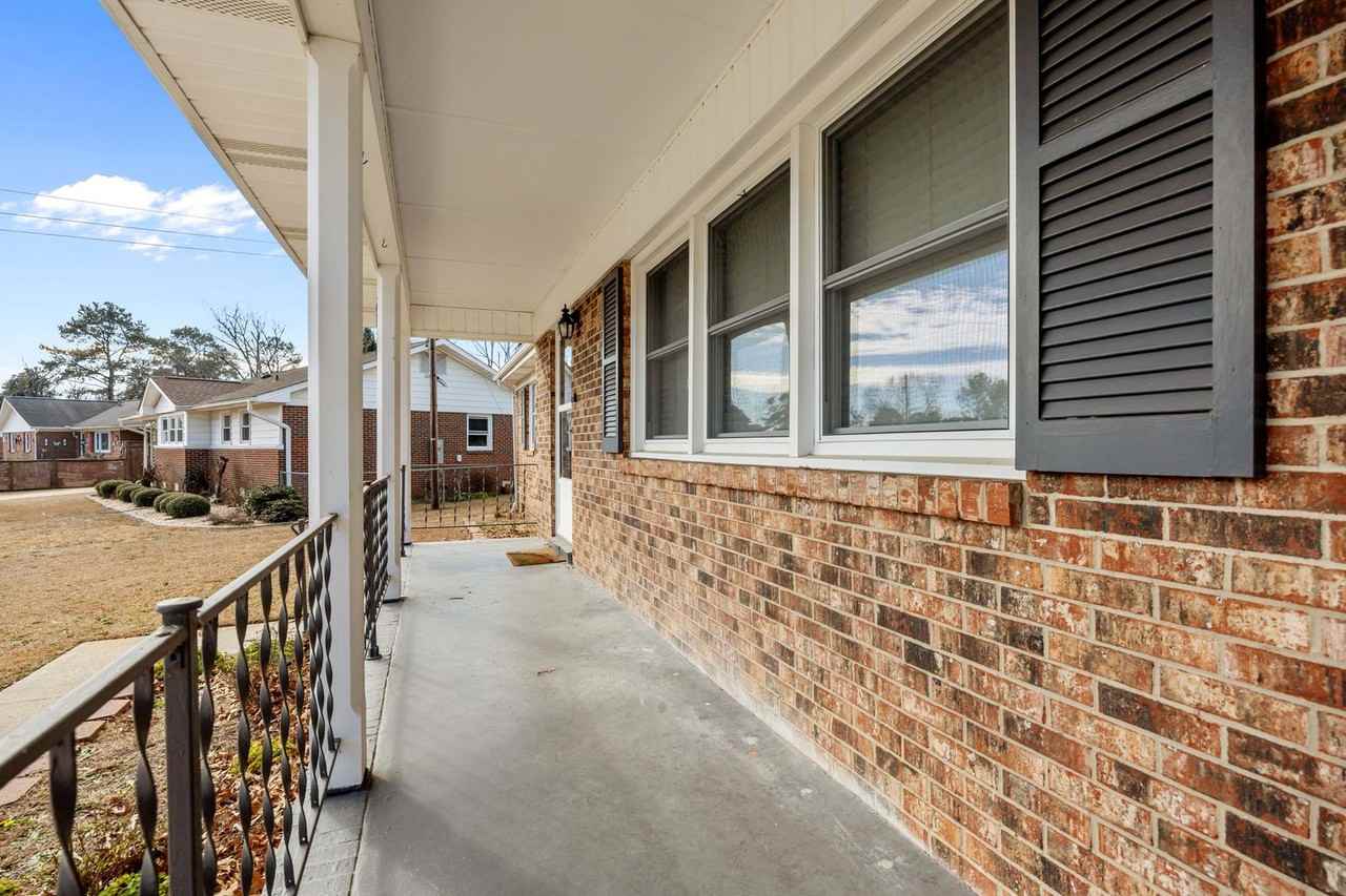 5419 Laramie Ct - Photo 3 of 47