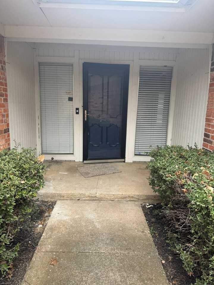 5921 Pleasant Hill Dr - Photo 2 of 14