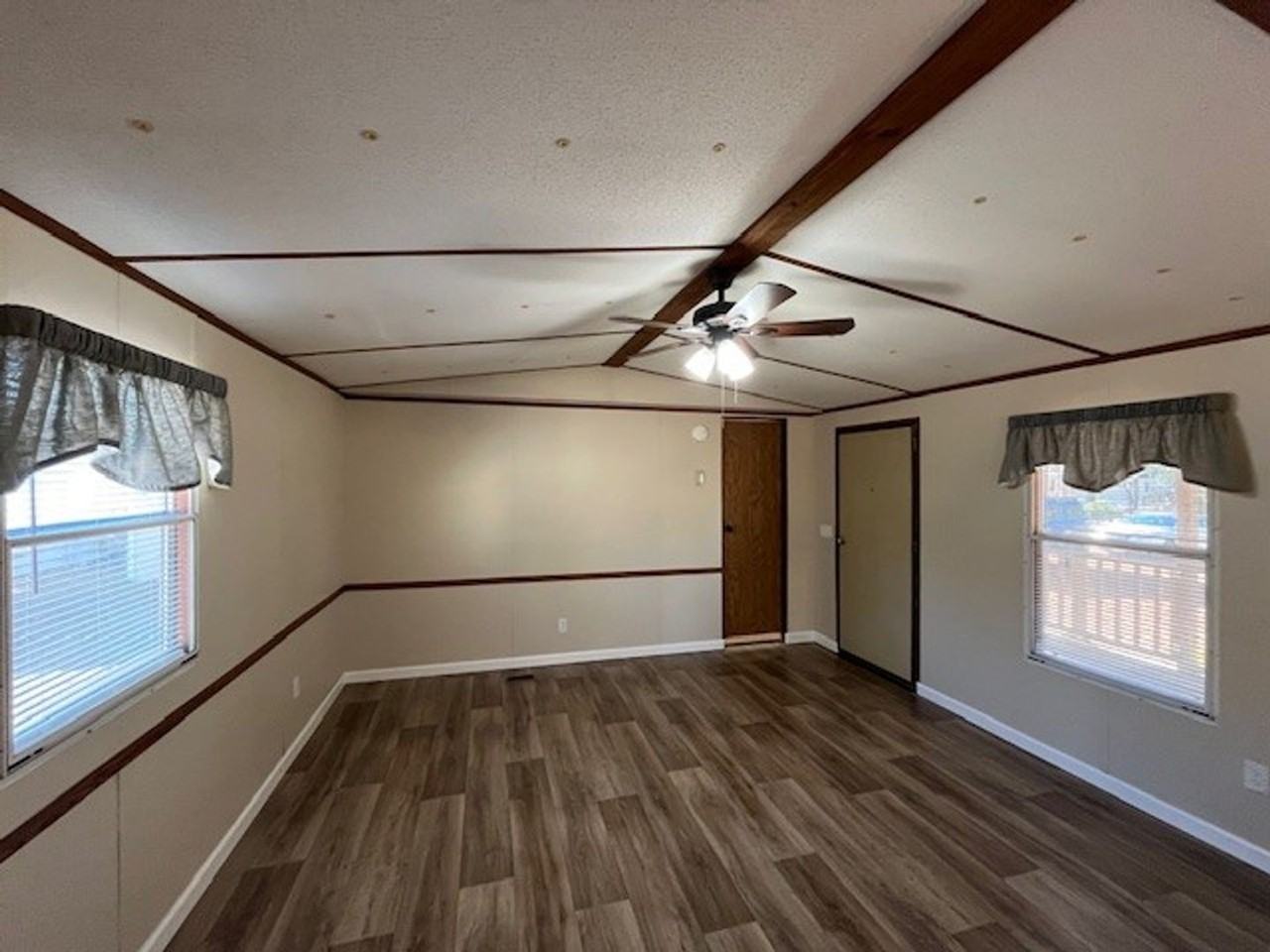 118 Royal St - Photo 5 of 34