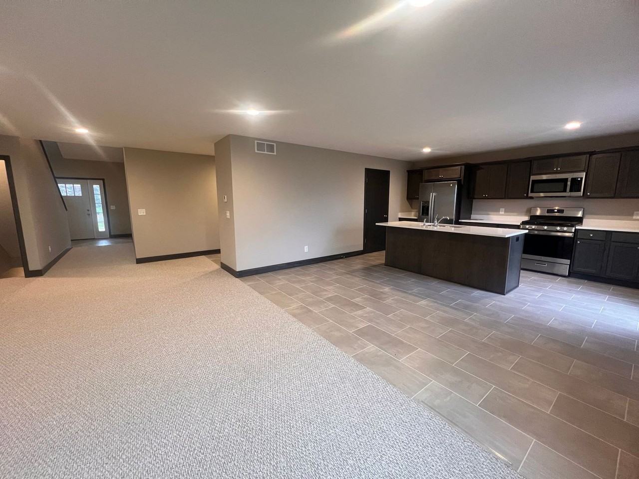 2420 68th St Se - Photo 5 of 30