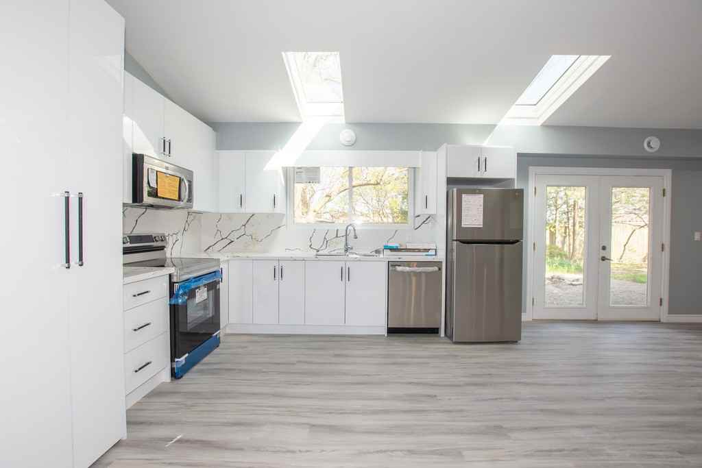 9 Larchwood Dr - Photo 5 of 32