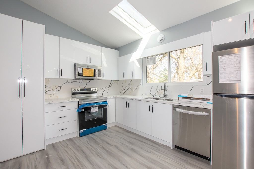 9 Larchwood Dr - Photo 7 of 32