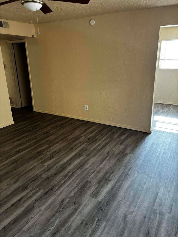 4741 NW Motif Manor Blvd - Photo 3 of 12