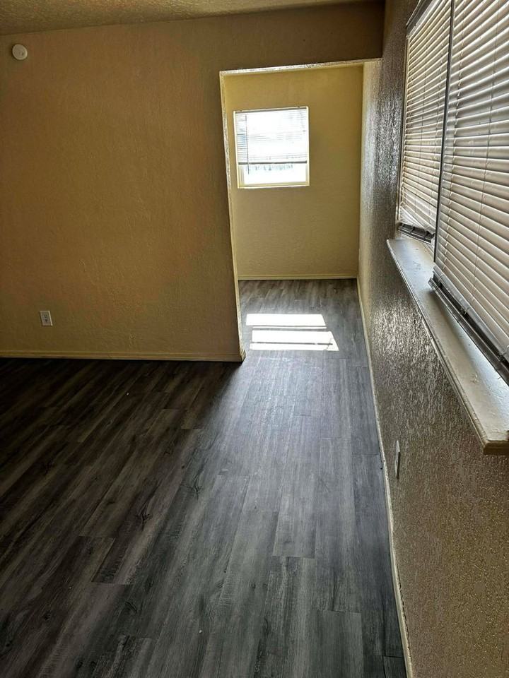 4741 NW Motif Manor Blvd - Photo 4 of 12