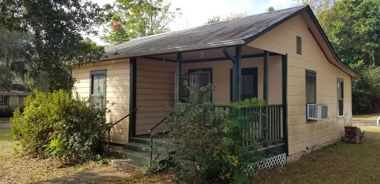 2012 Husson Ave - Photo 3 of 19