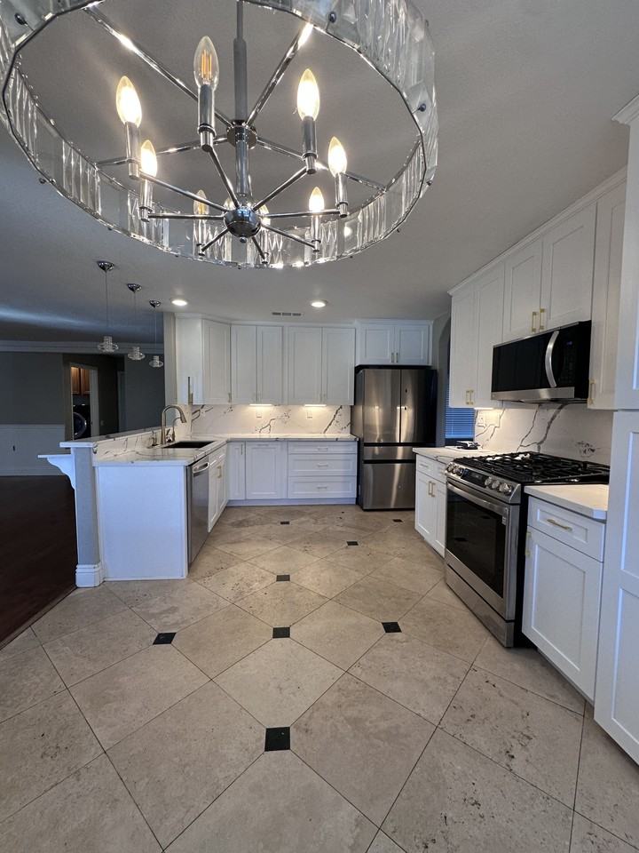 2123 Deland Ct #1 - Photo 3 of 15