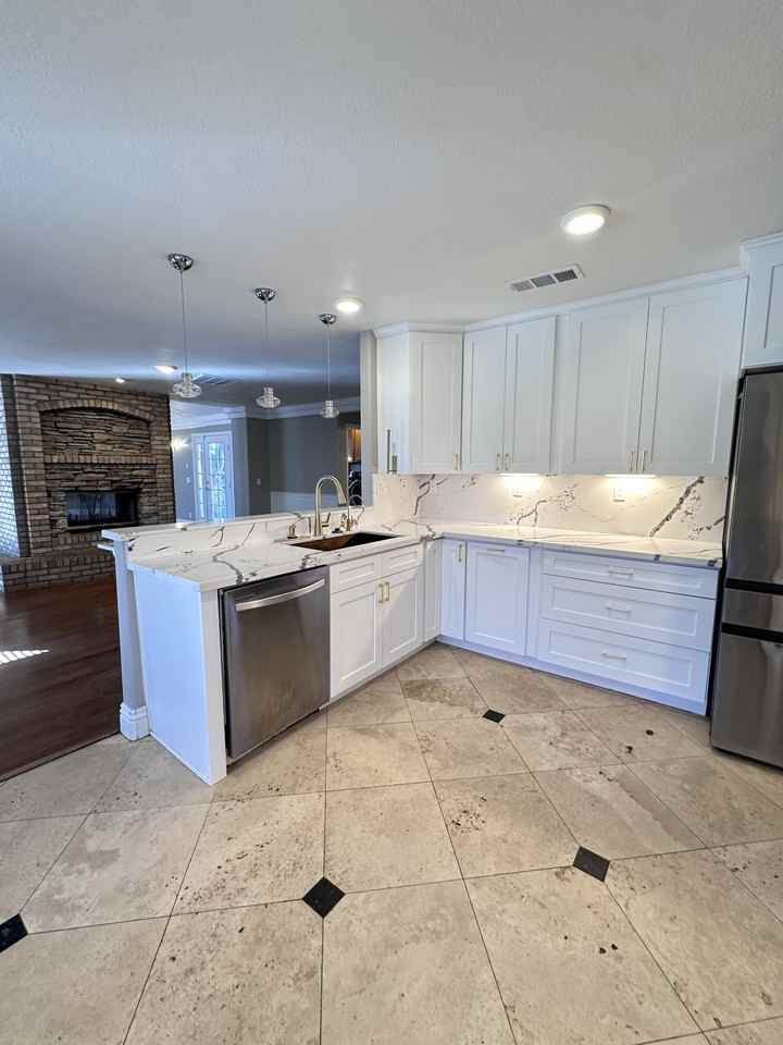 2123 Deland Ct #1 - Photo 4 of 15