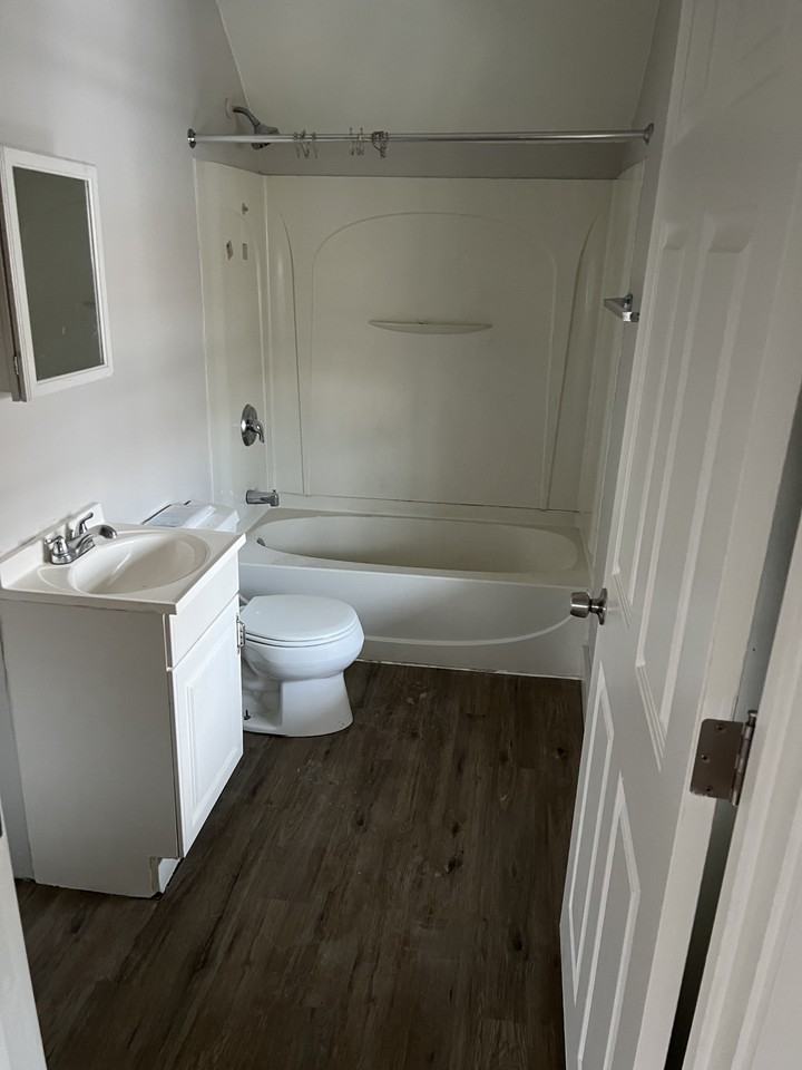 344 Cedar St Apt 3 #344-3 - Photo 6 of 7