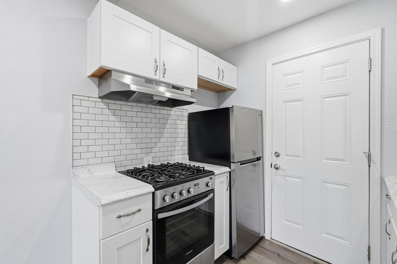 2535 N 52nd St #12 - Photo 3 of 15