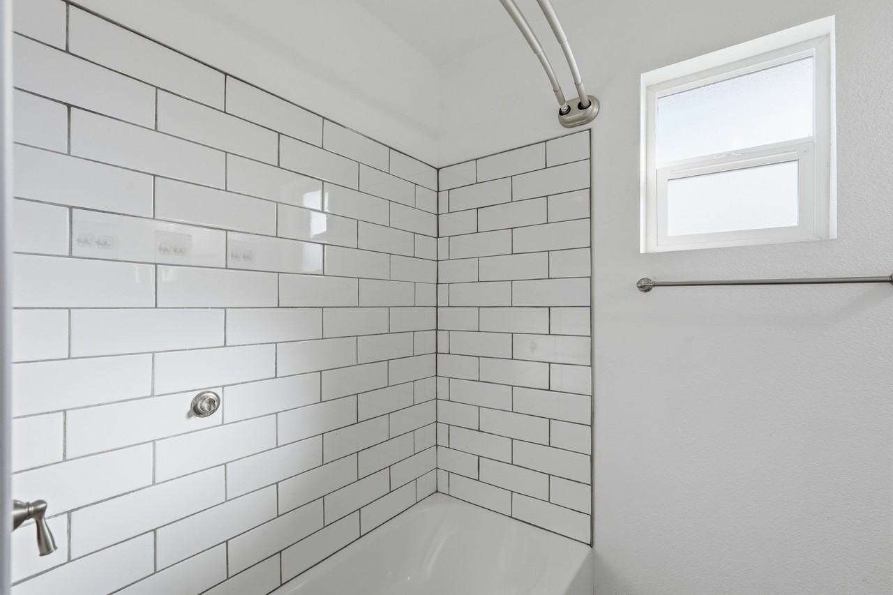 2535 N 52nd St #12 - Photo 7 of 15