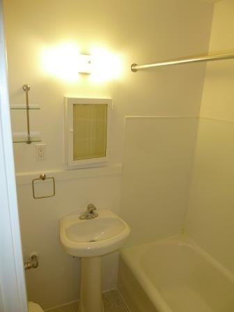 1235 E 14th Ave #E12 - Photo 5 of 7