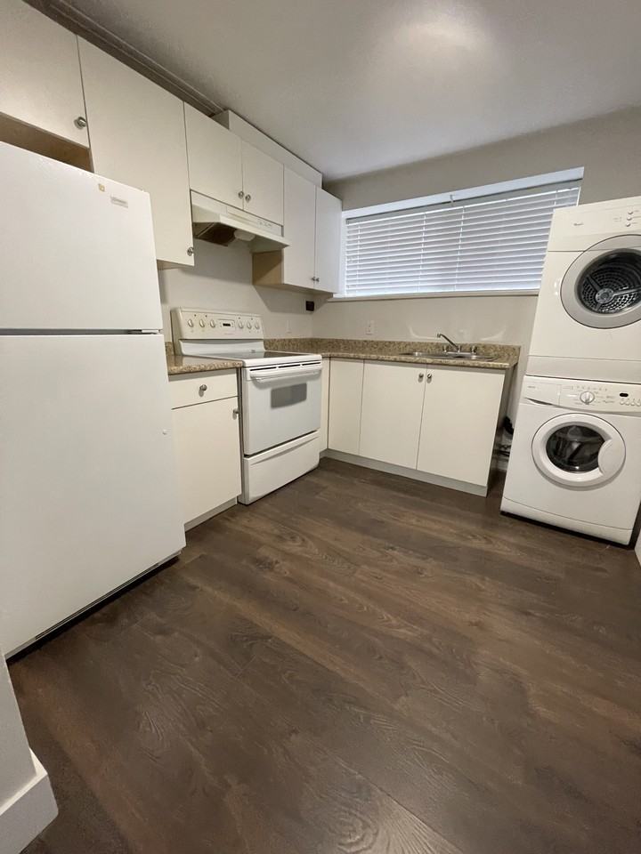 33188 Brundige Ave Bsmt 33186 - Photo 2 of 12