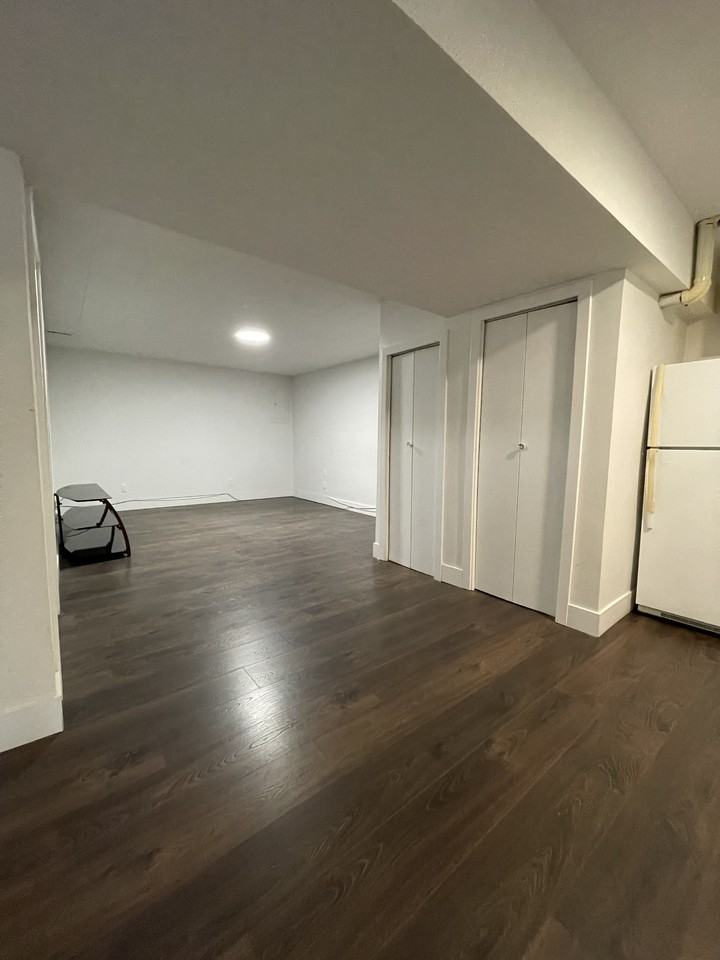 33188 Brundige Ave Bsmt 33186 - Photo 5 of 12