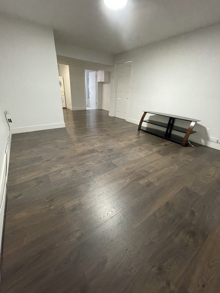 33188 Brundige Ave Bsmt 33186 - Photo 6 of 12