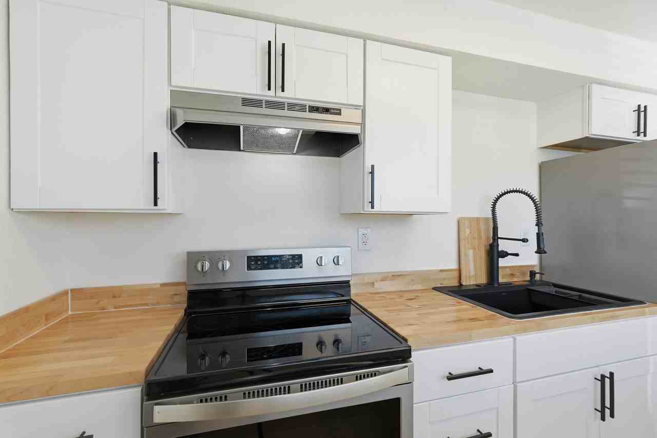 1310 N 48th Pl #1 - Photo 7 of 18