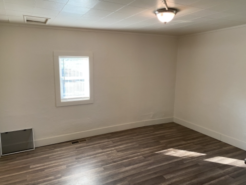 711 N 26th St #1 - Photo 4 of 9