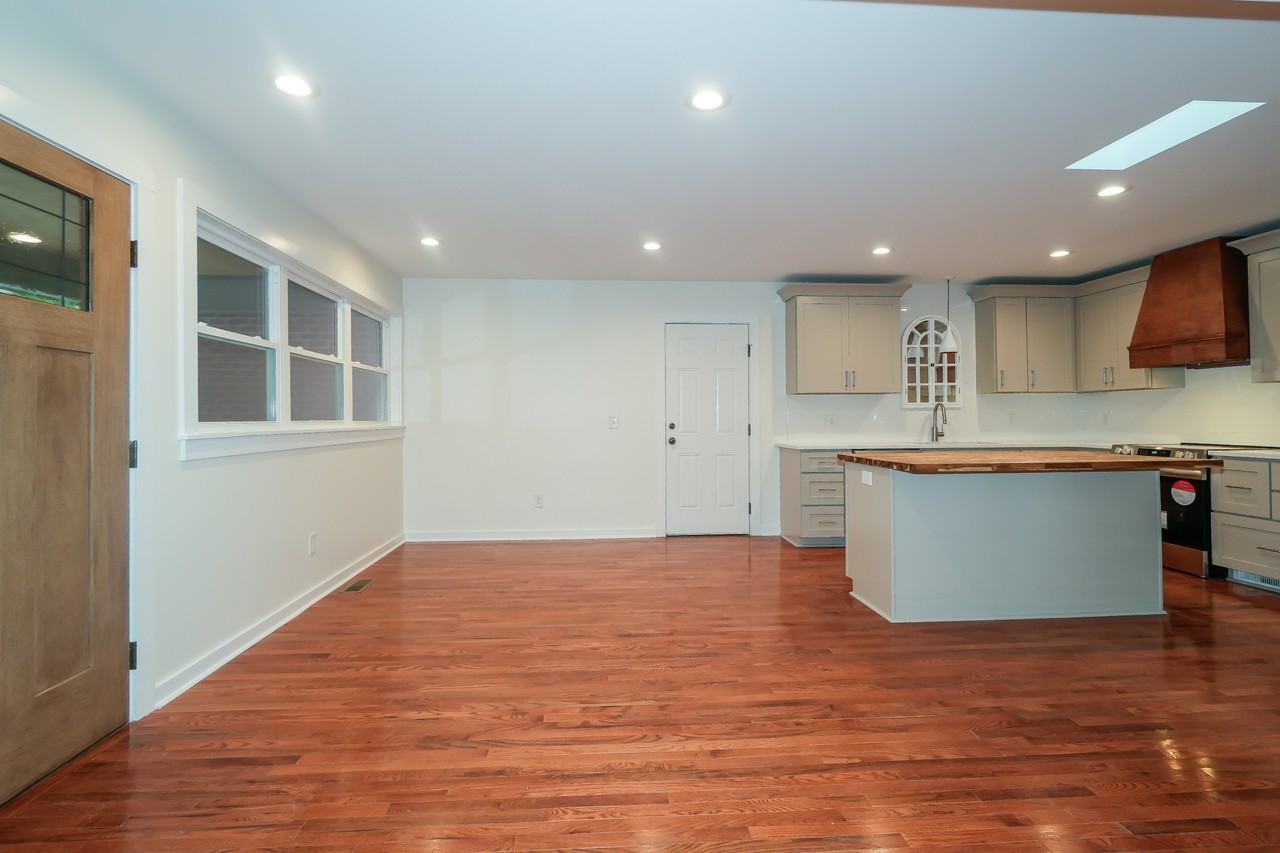 440 S May St #1 - Photo 3 of 18