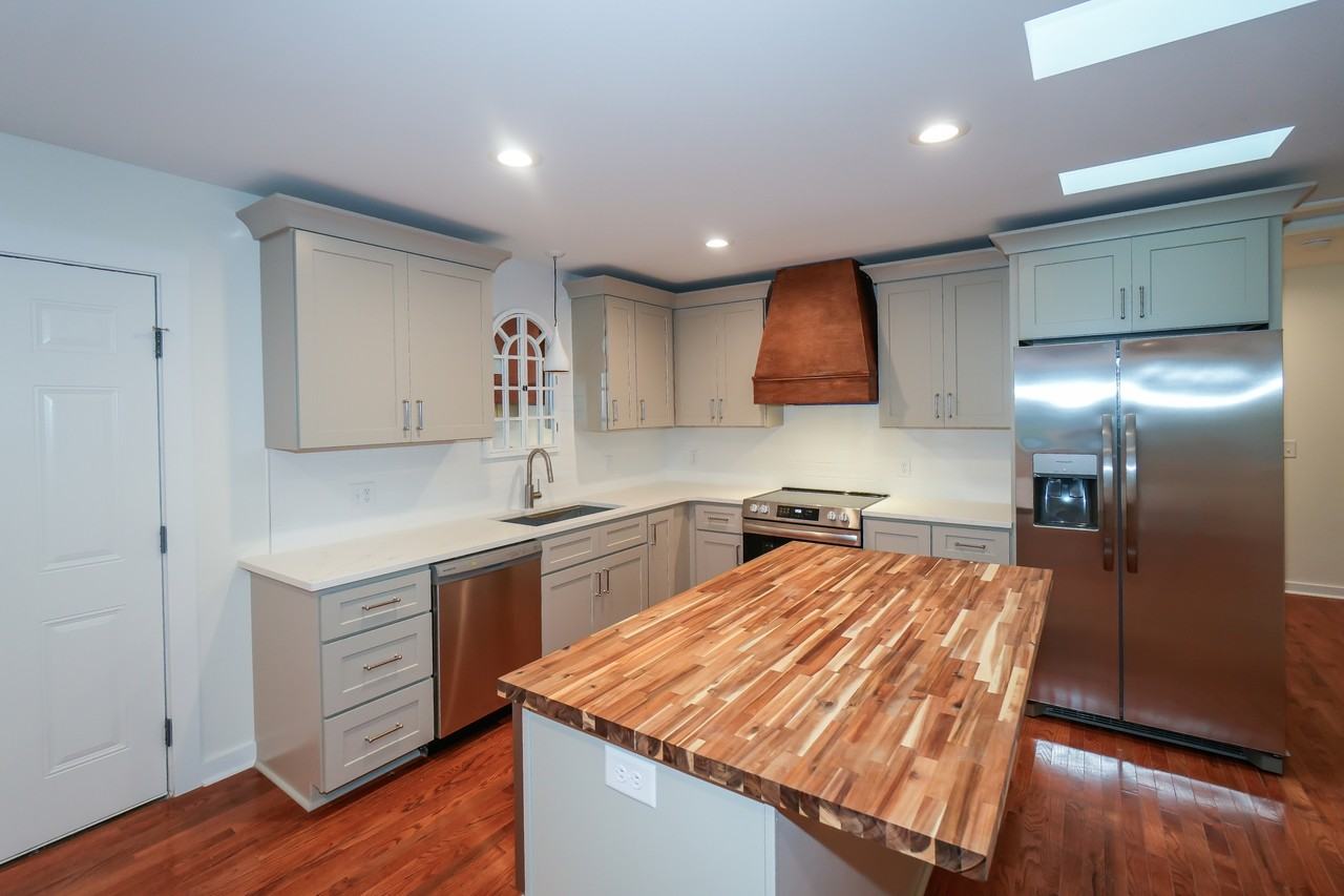 440 S May St #1 - Photo 5 of 18