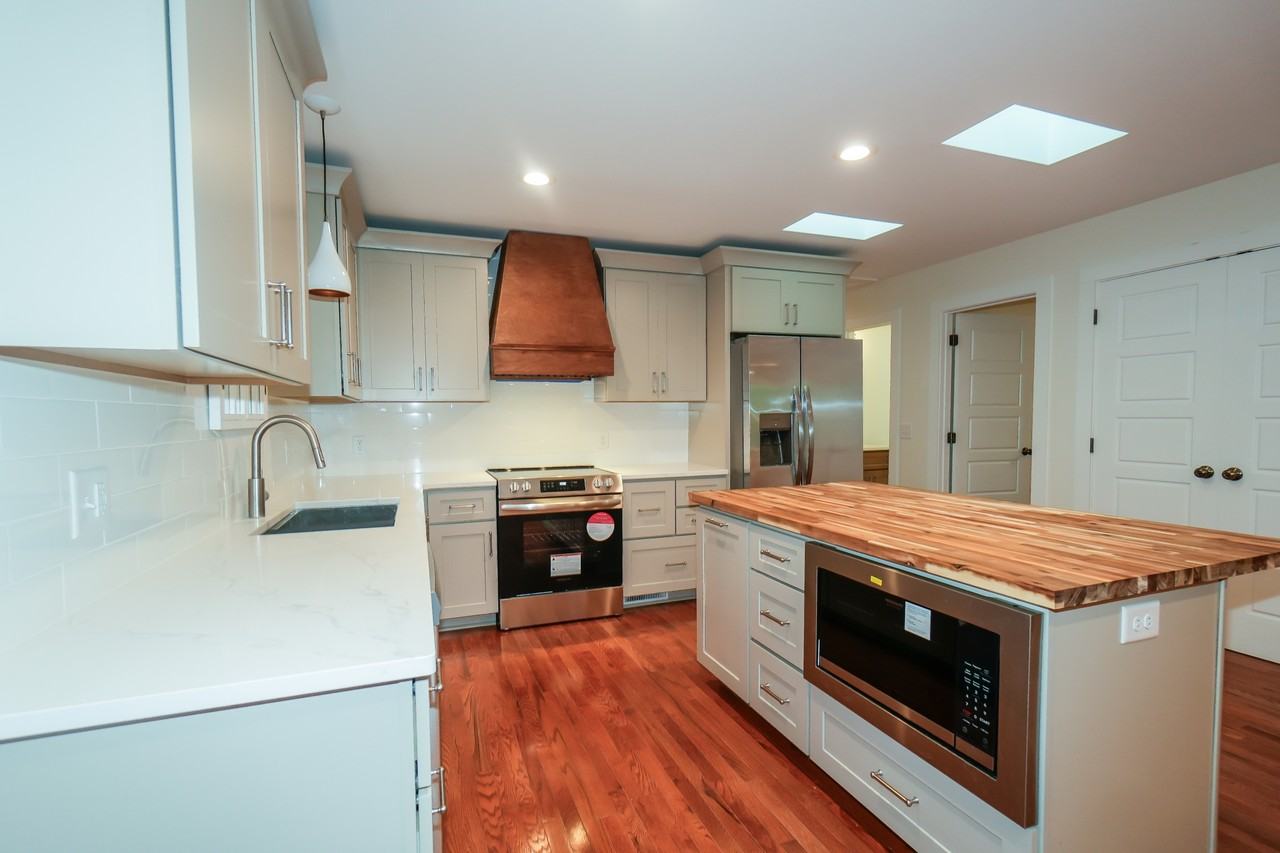 440 S May St #1 - Photo 6 of 18