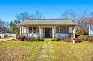 featured image of 209 W Shadburn Ave #1