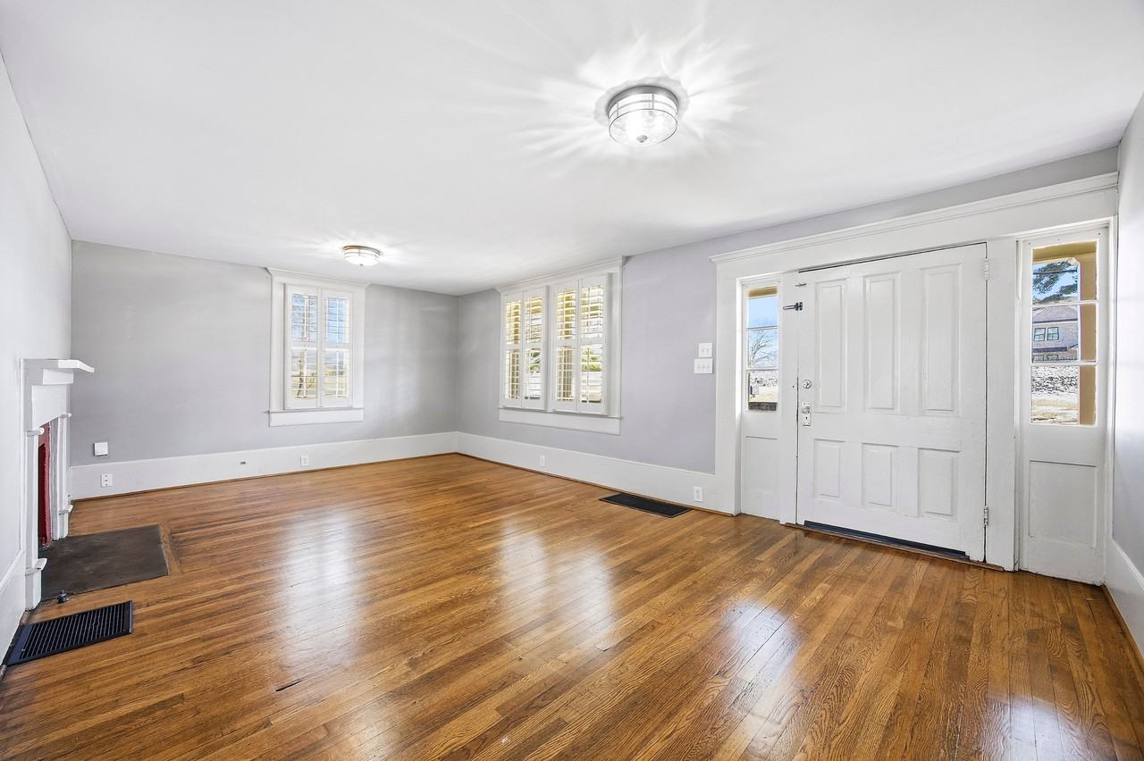 209 W Shadburn Ave #1 - Photo 6 of 20