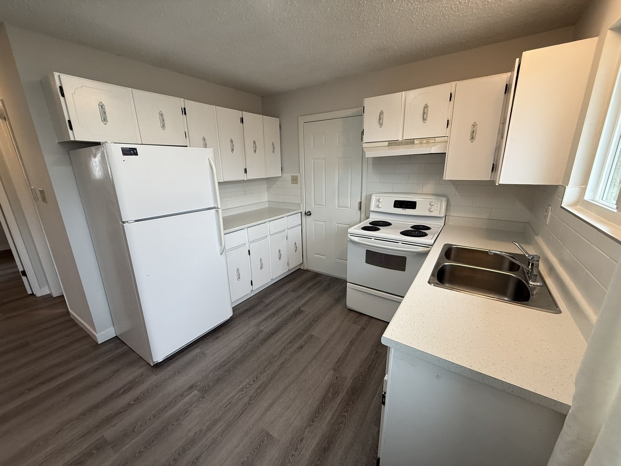 202 Derby Pl Uppr - Photo 4 of 23