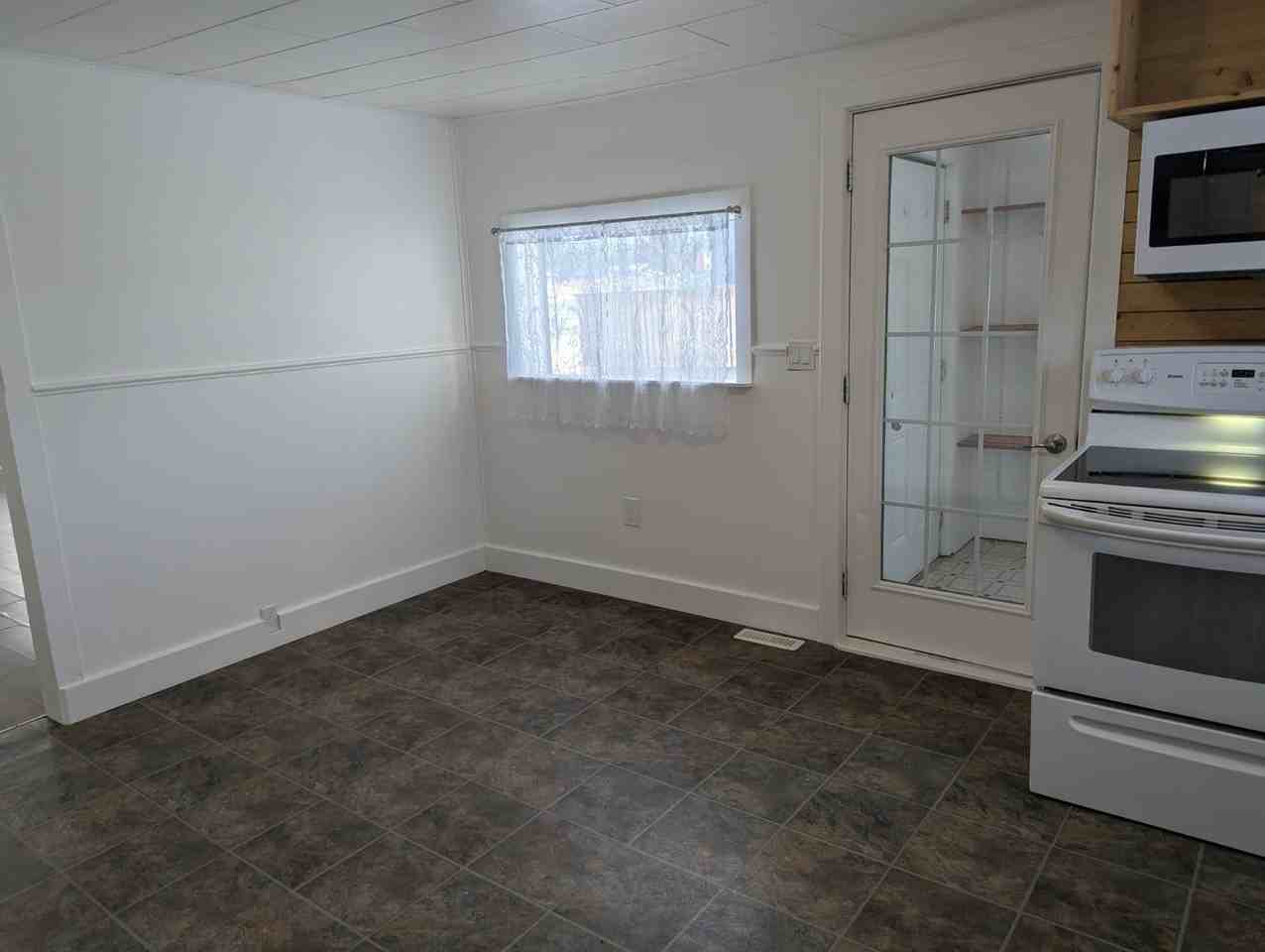 1616 102 Ave #1616 - Photo 3 of 12