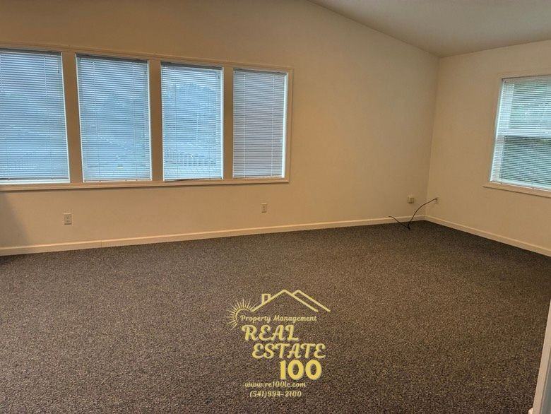 838 Se Oar Ave #540WRD - Photo 2 of 8