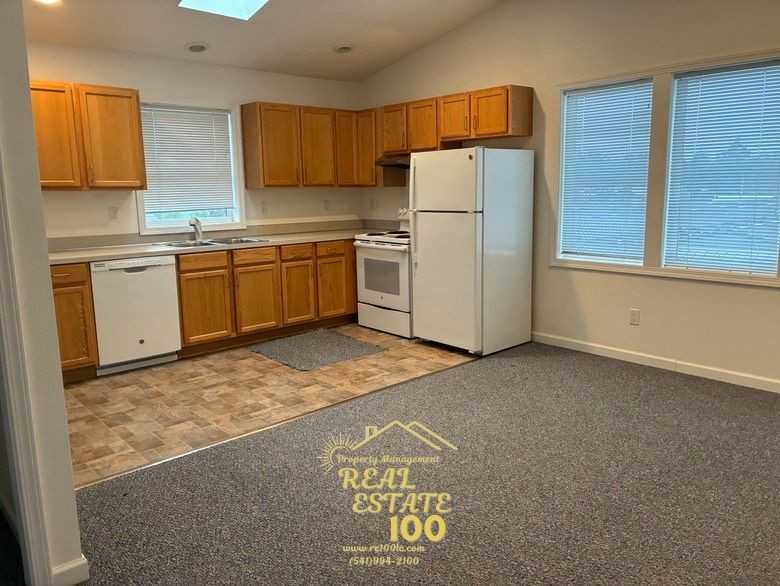 838 Se Oar Ave #540WRD - Photo 3 of 8