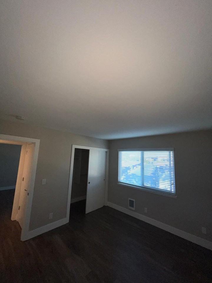 900 E Hillsdale Blvd - Photo 5 of 50