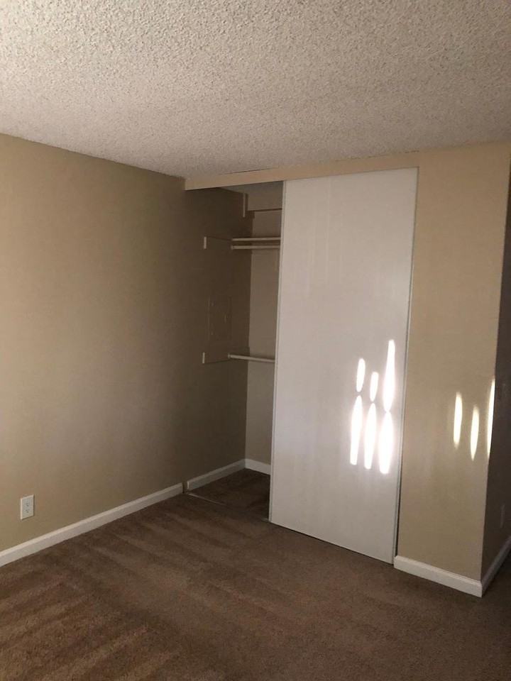 900 E Hillsdale Blvd - Photo 4 of 50