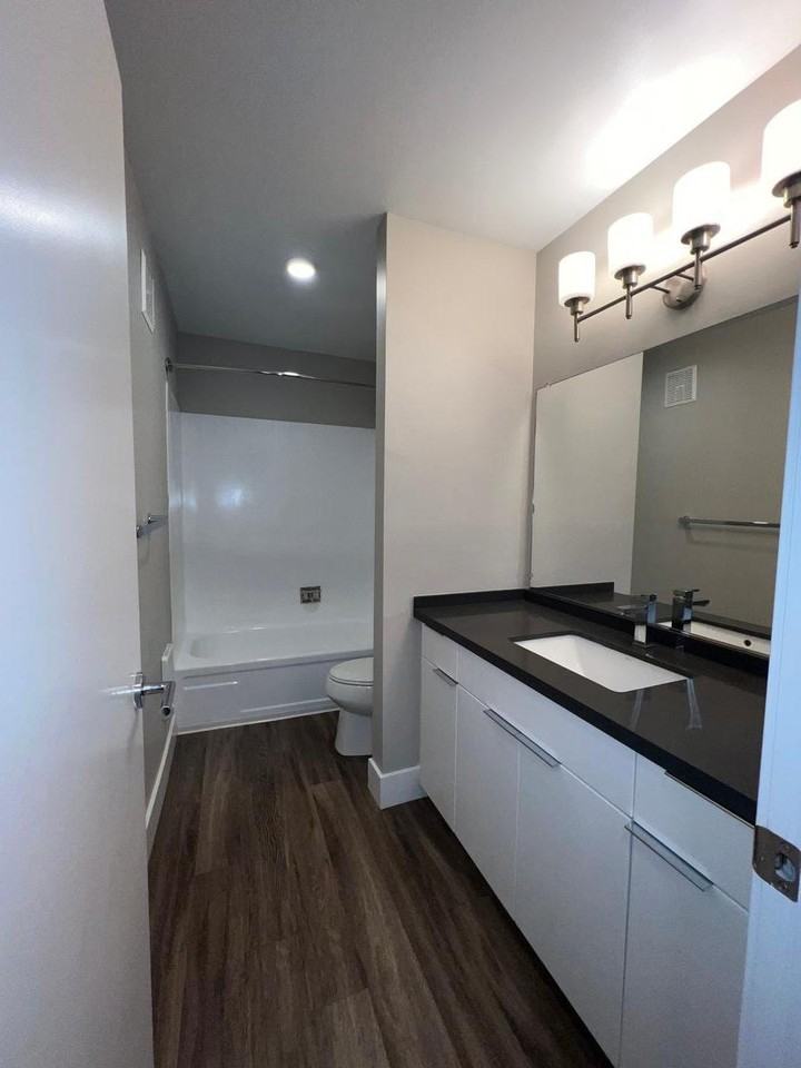 900 E Hillsdale Blvd - Photo 4 of 50