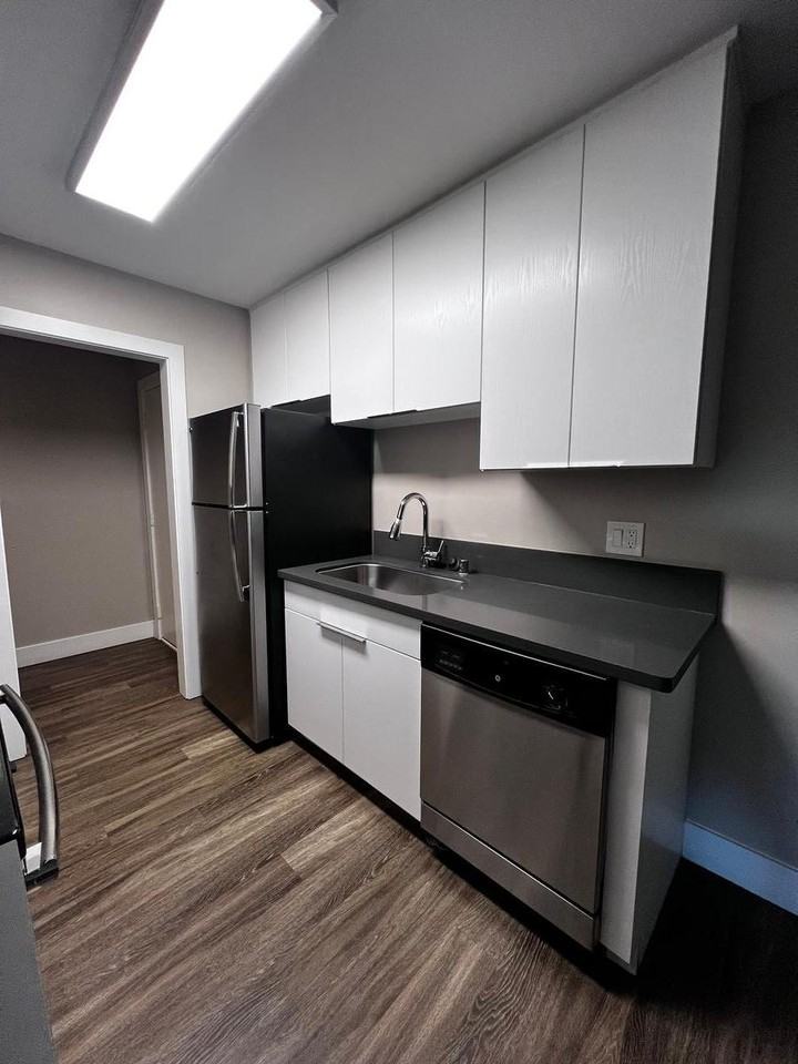 900 E Hillsdale Blvd - Photo 3 of 50