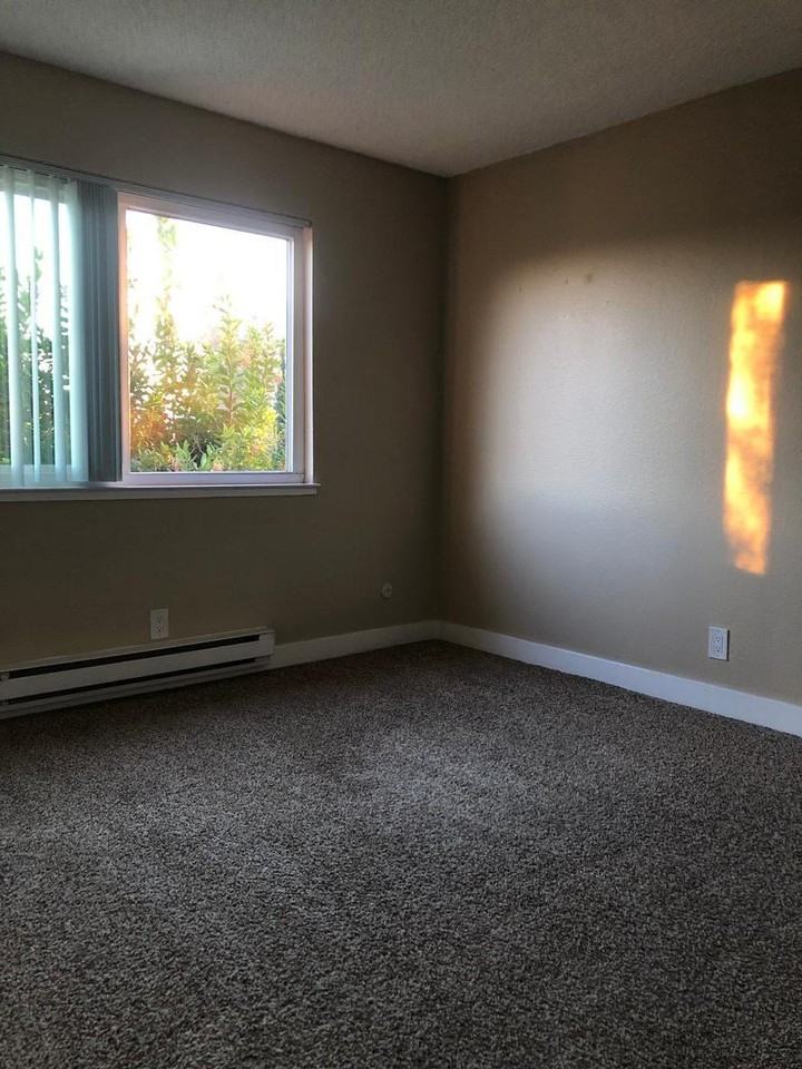 900 E Hillsdale Blvd - Photo 5 of 50