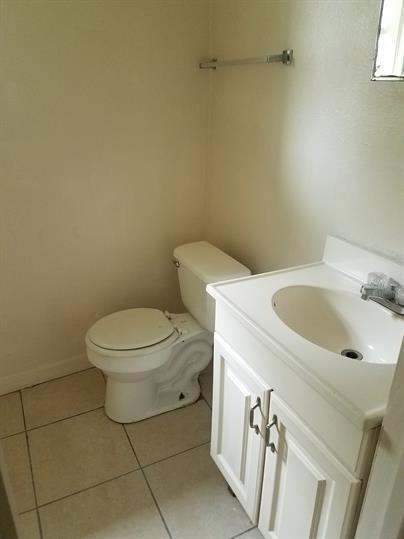 1316 W 12th St #10 - Photo 6 of 24