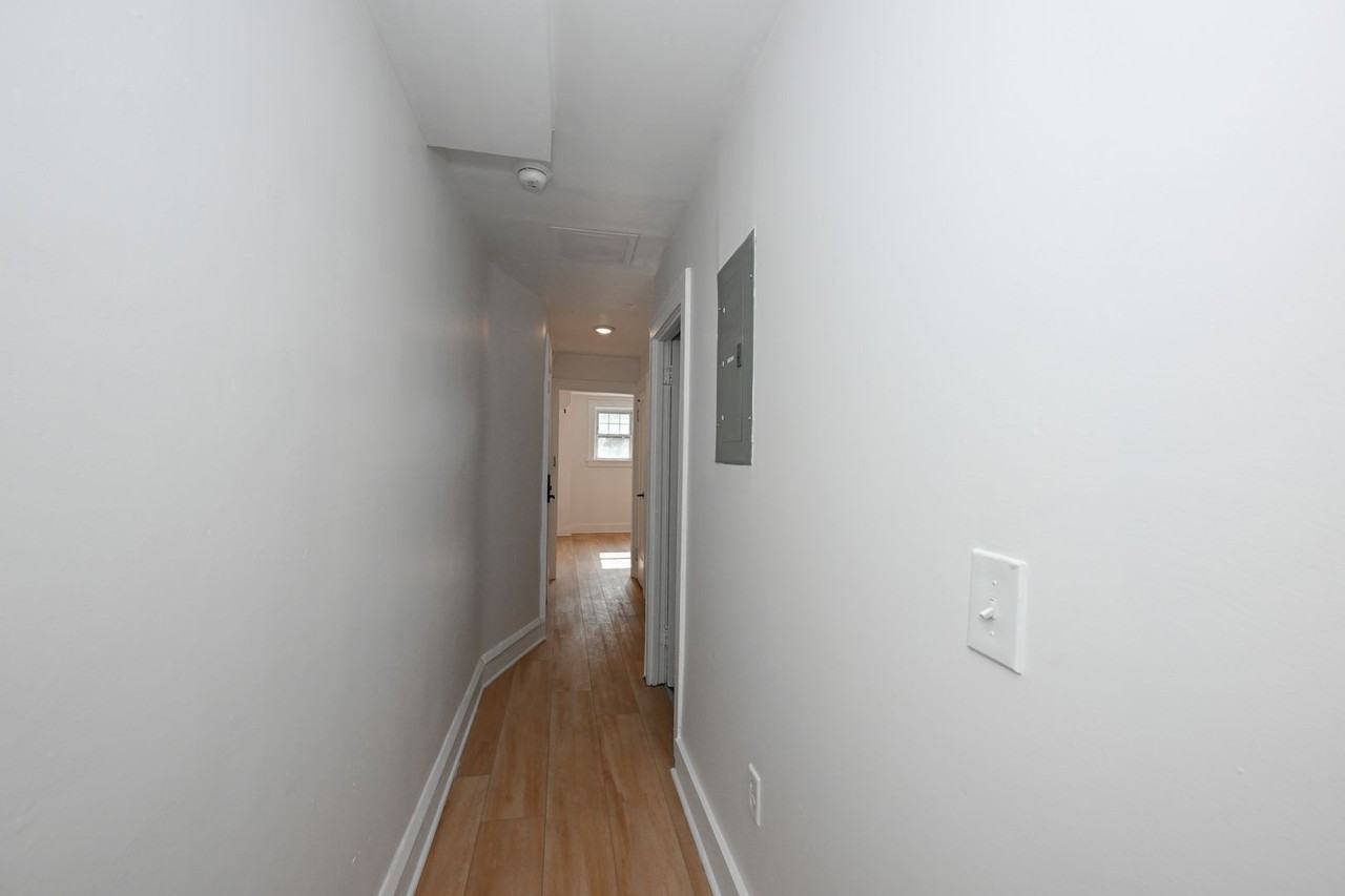 Detroit 83 - Photo 5 of 16