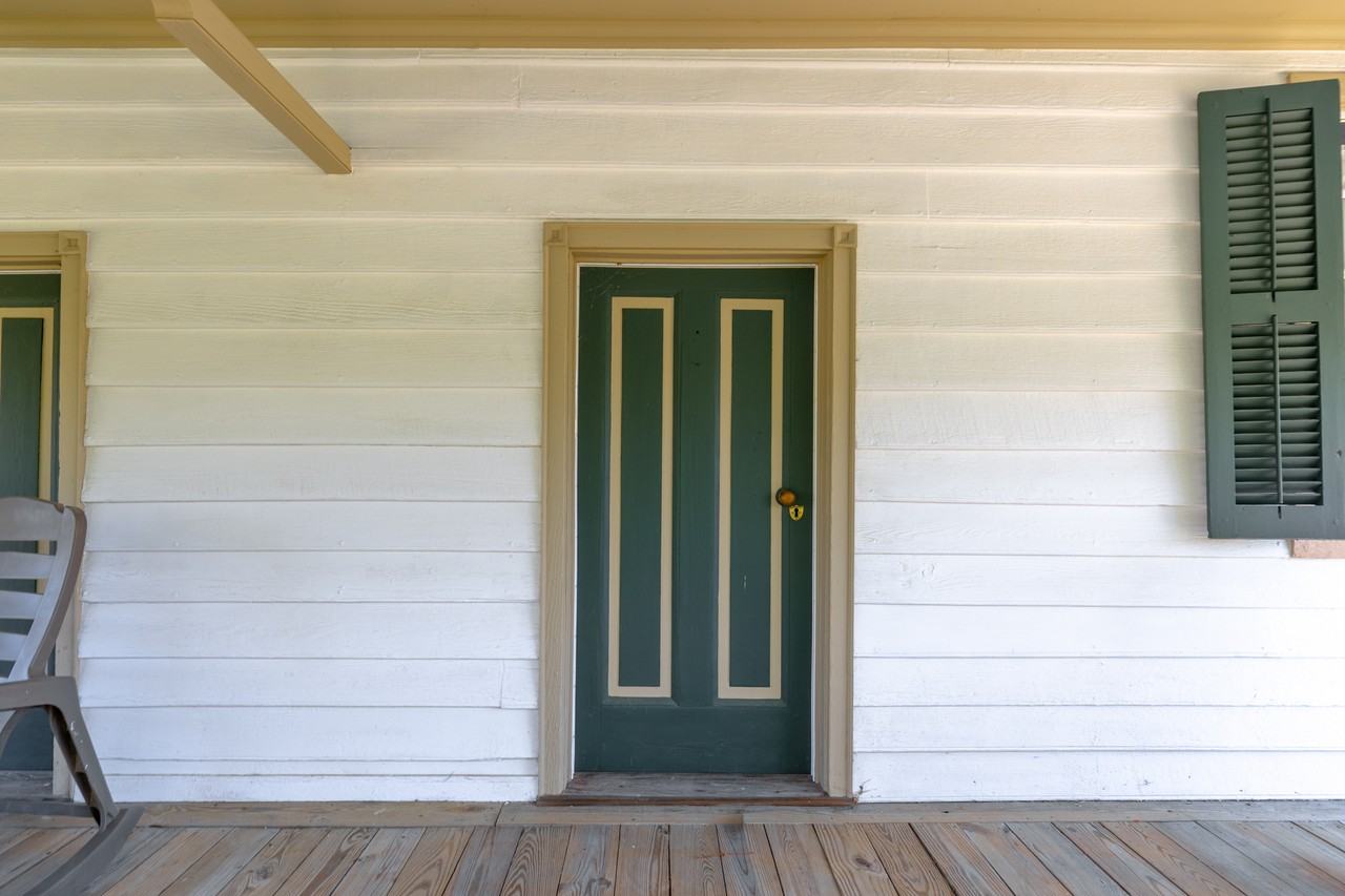 11826 Colonial Trl W #1 - Photo 4 of 42