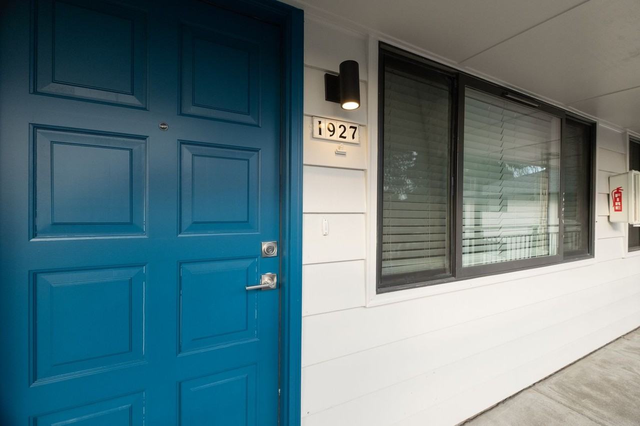 1927 Ne Schuyler St - Photo 7 of 12