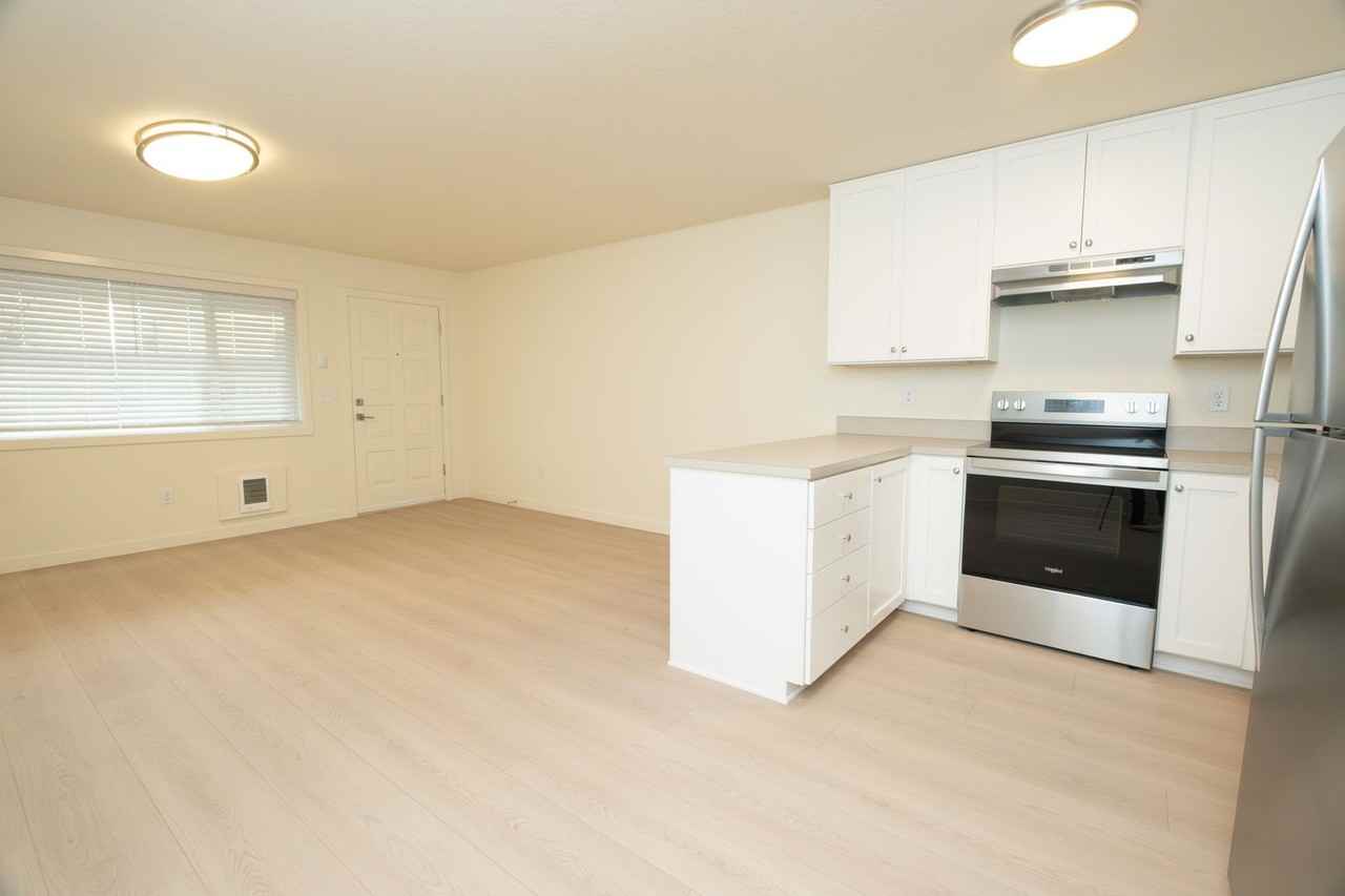 1927 Ne Schuyler St - Photo 3 of 12