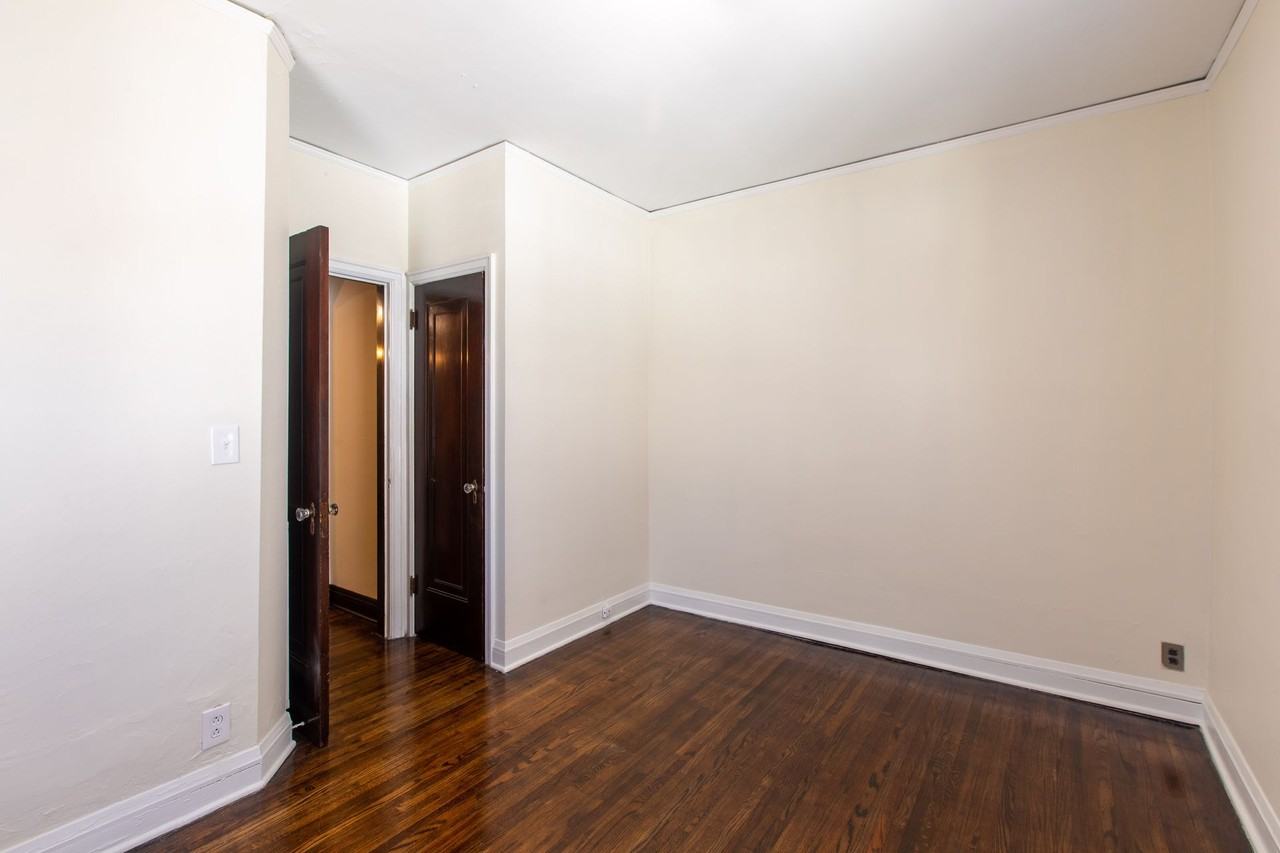 2610-18 Fremont Ave S - Photo 3 of 23