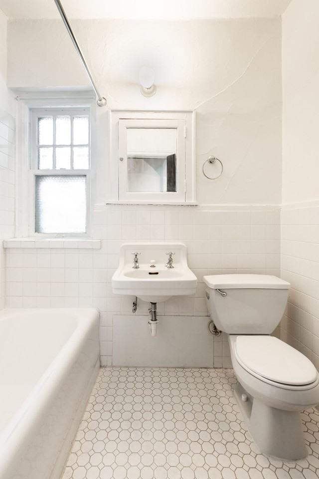 2610-18 Fremont Ave S - Photo 4 of 23