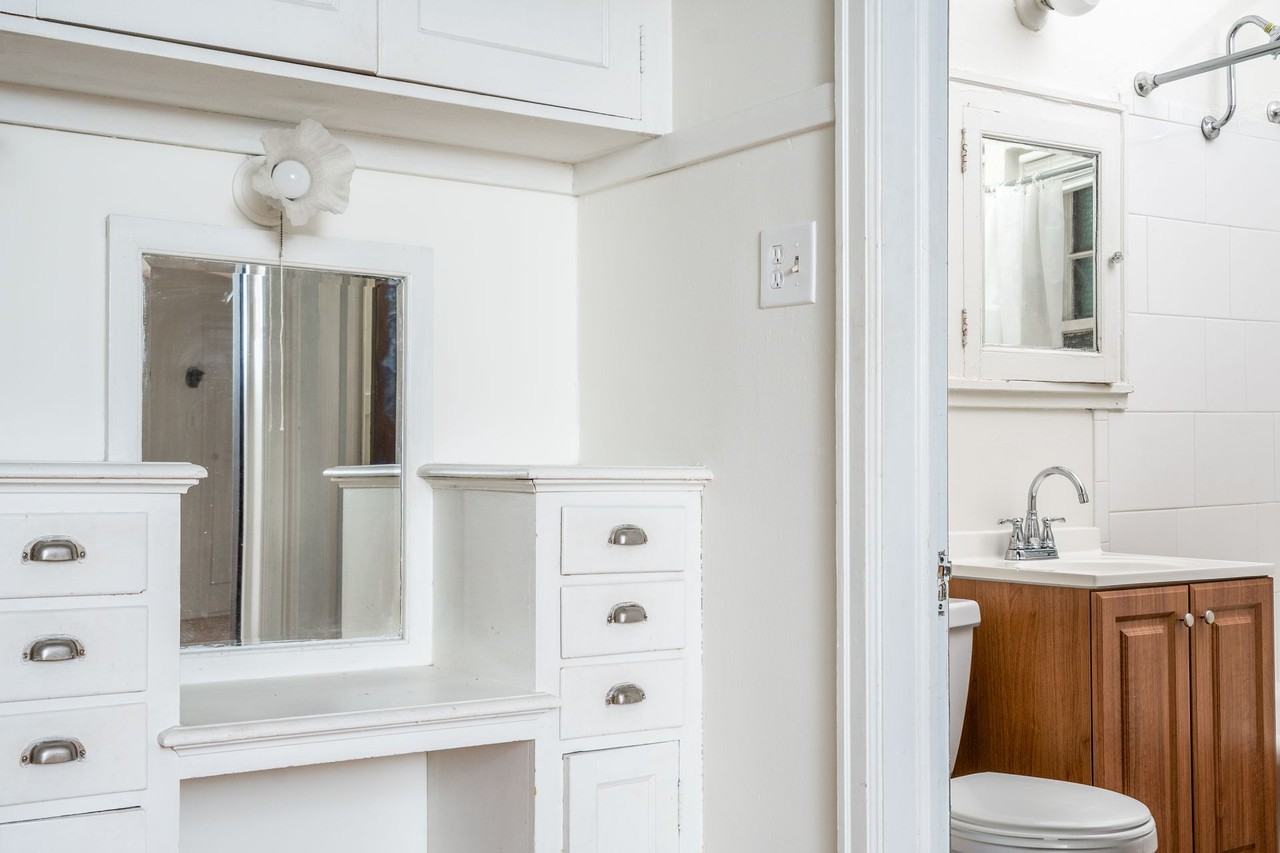 2610-18 Fremont Ave S - Photo 6 of 23